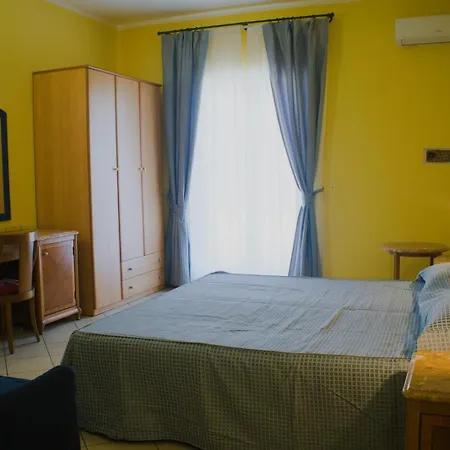 Costabella 3* בריאטיקו